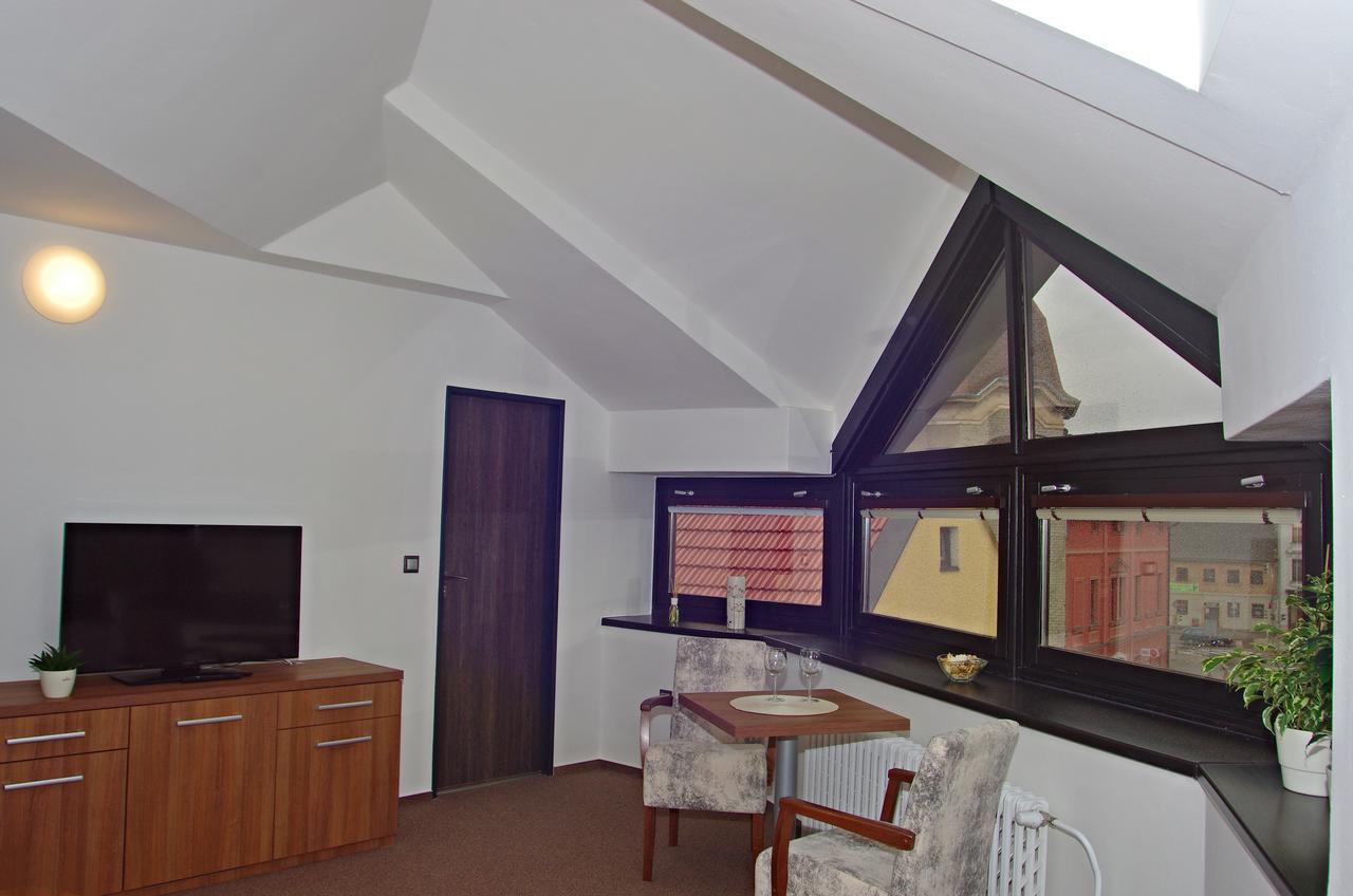 Hotel Pod Radnici Šumperk Buitenkant foto