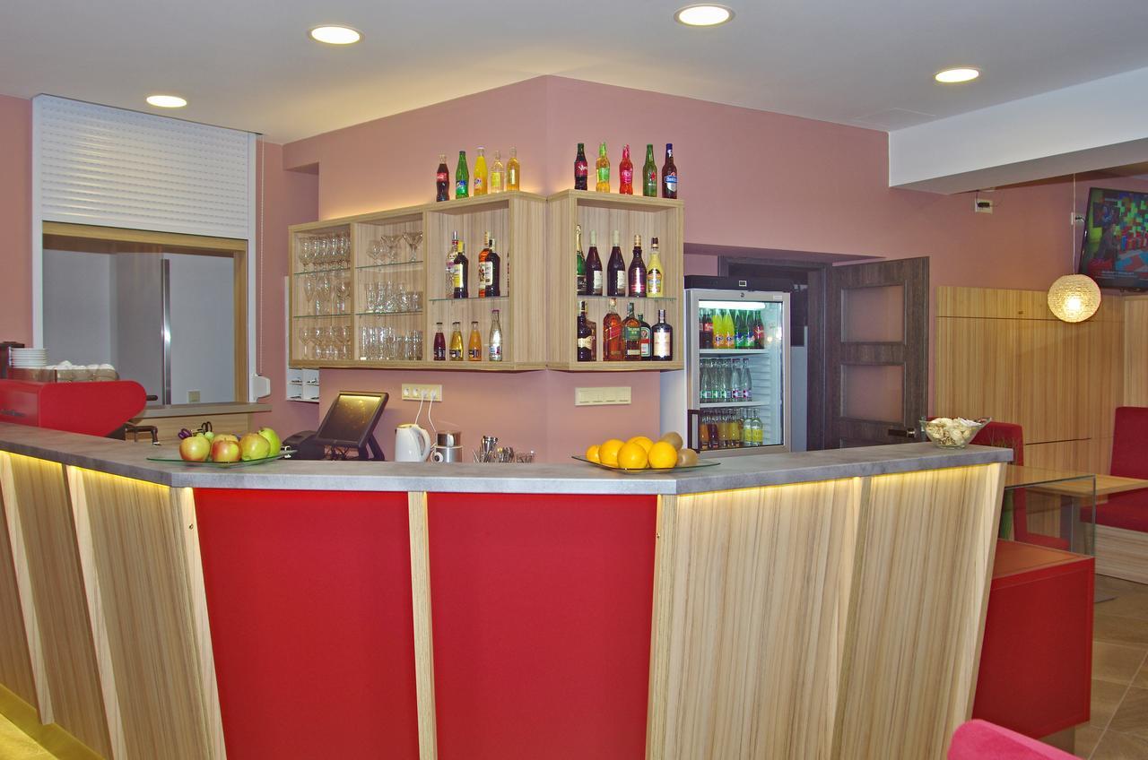 Hotel Pod Radnici Šumperk Buitenkant foto