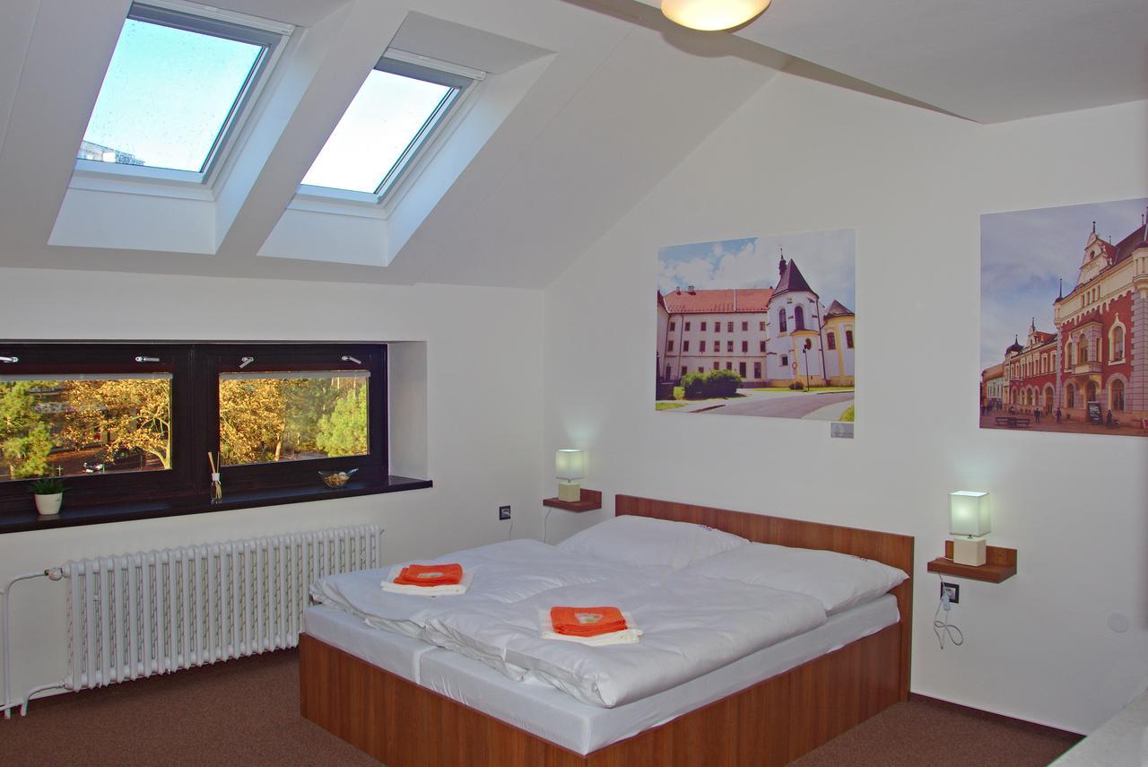 Hotel Pod Radnici Šumperk Buitenkant foto
