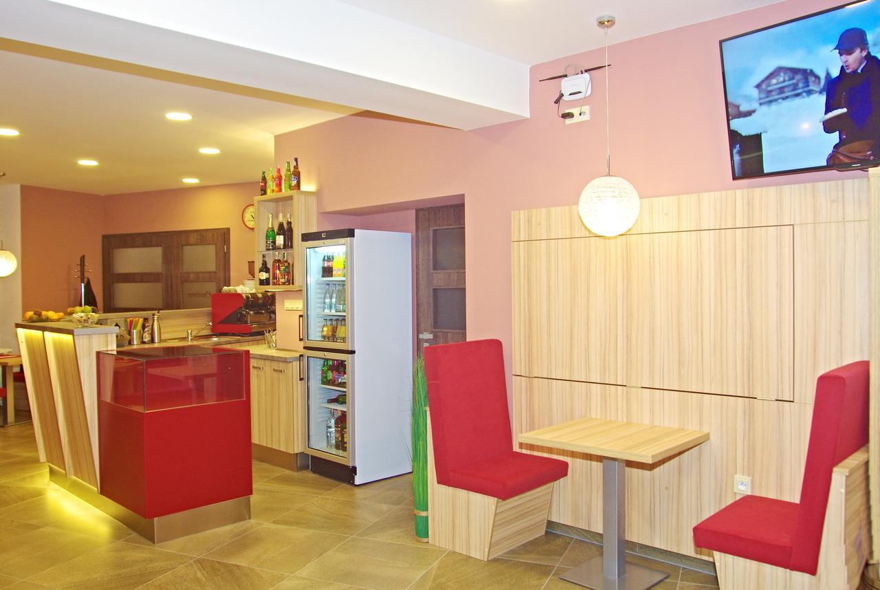 Hotel Pod Radnici Šumperk Buitenkant foto