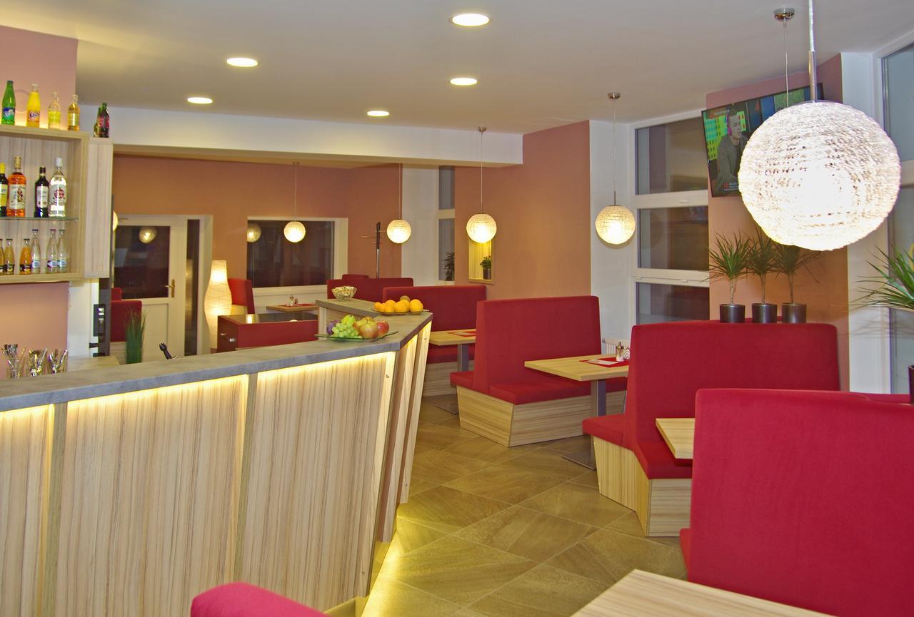 Hotel Pod Radnici Šumperk Buitenkant foto