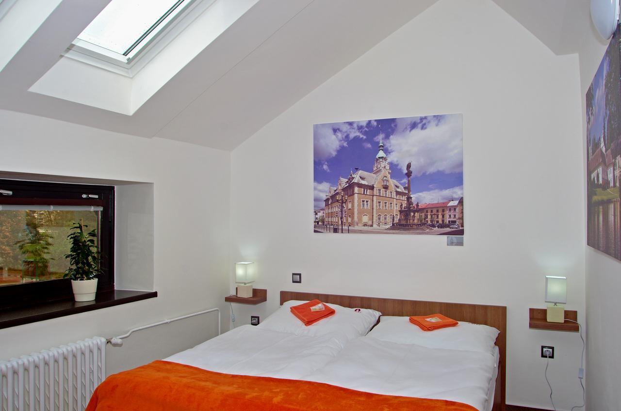 Hotel Pod Radnici Šumperk Buitenkant foto