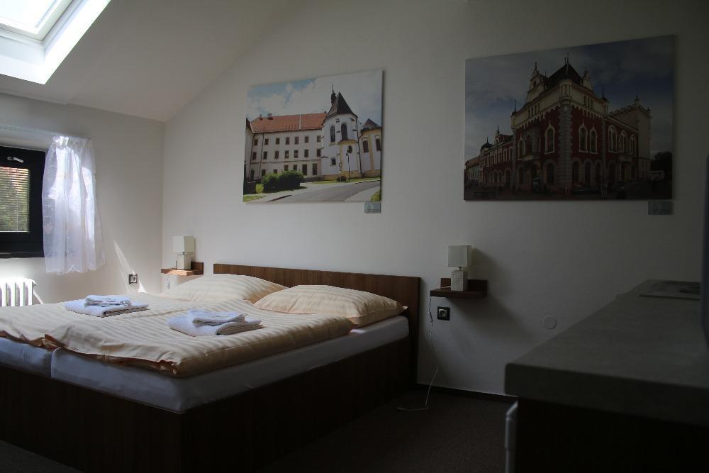 Hotel Pod Radnici Šumperk Buitenkant foto