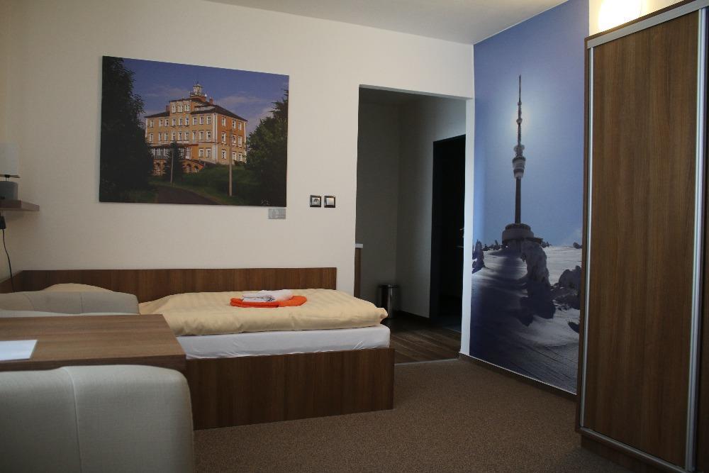Hotel Pod Radnici Šumperk Buitenkant foto
